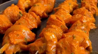 Chicken Tikka Masala served in creamy butter gravy 2